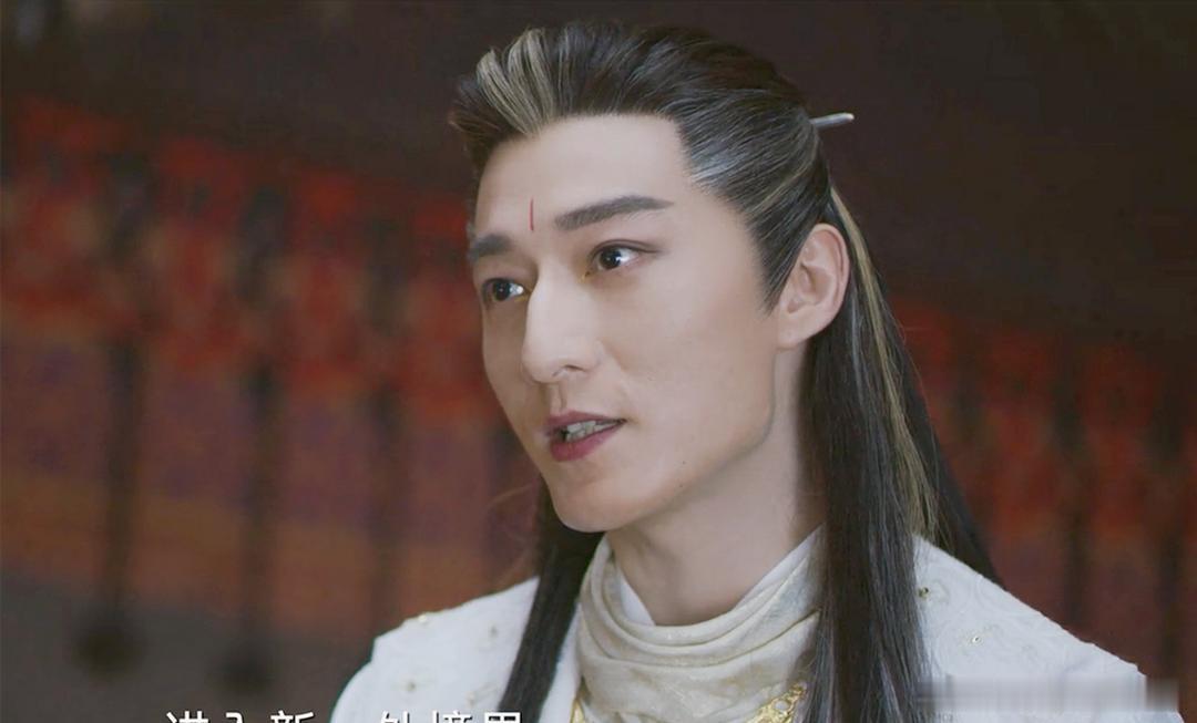 演完《云之羽》演《七夜雪》，她挑战蛇蝎美人太惊艳，差点没认出 ​​​
