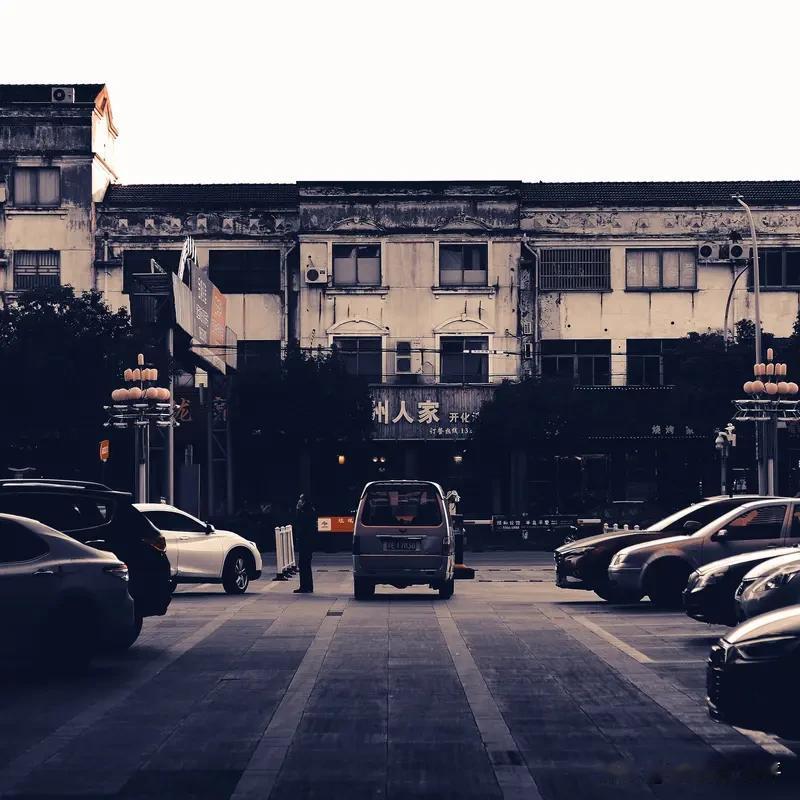 常沉苦海，永无出期，

苦海=人事物境、财色名利+相念欲情、见闻觉知

人只要不
