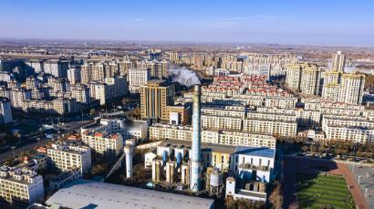 学校在新疆生产建设兵团第四师可克达拉市汉江东路1357号。公办全日制普通高等职业