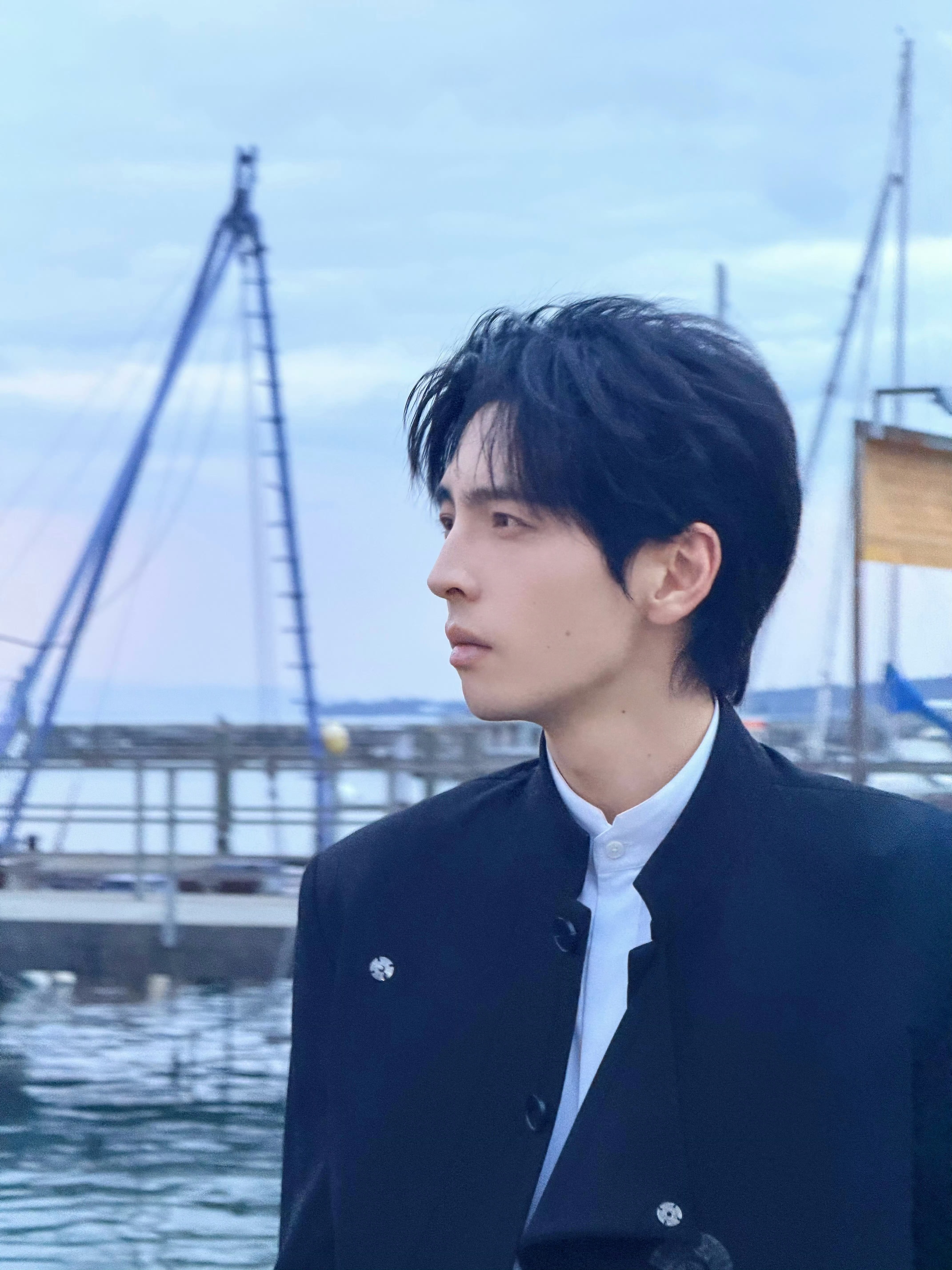 这真的可以叫老公了一看就是值得托付终生的男子。 