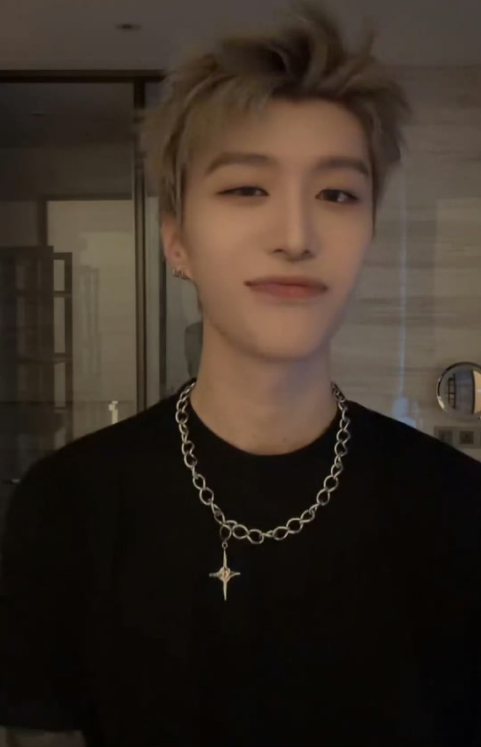 范丞丞文案好拽范丞丞凌晨3点出来玩的含金量范丞丞文案好拽，范丞丞凌晨3点出来玩的