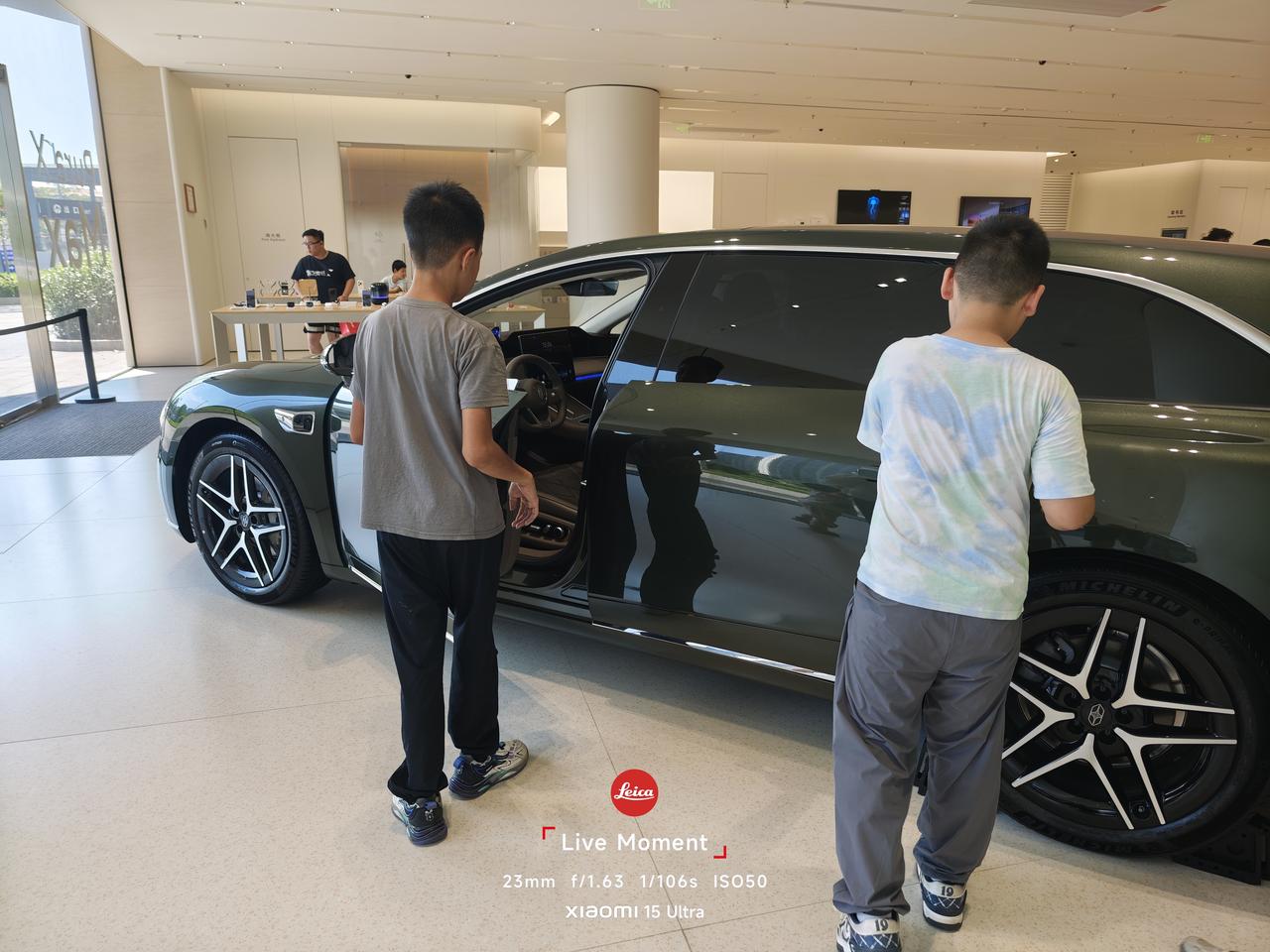 特斯拉车主其实也可以买华为车，当备用车！

余承东喊话：苹果用户买台华为当备用机