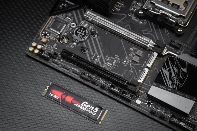 性价比无敌！雷克沙Lexar ARES PRO PCIe 5.0 SSD测评