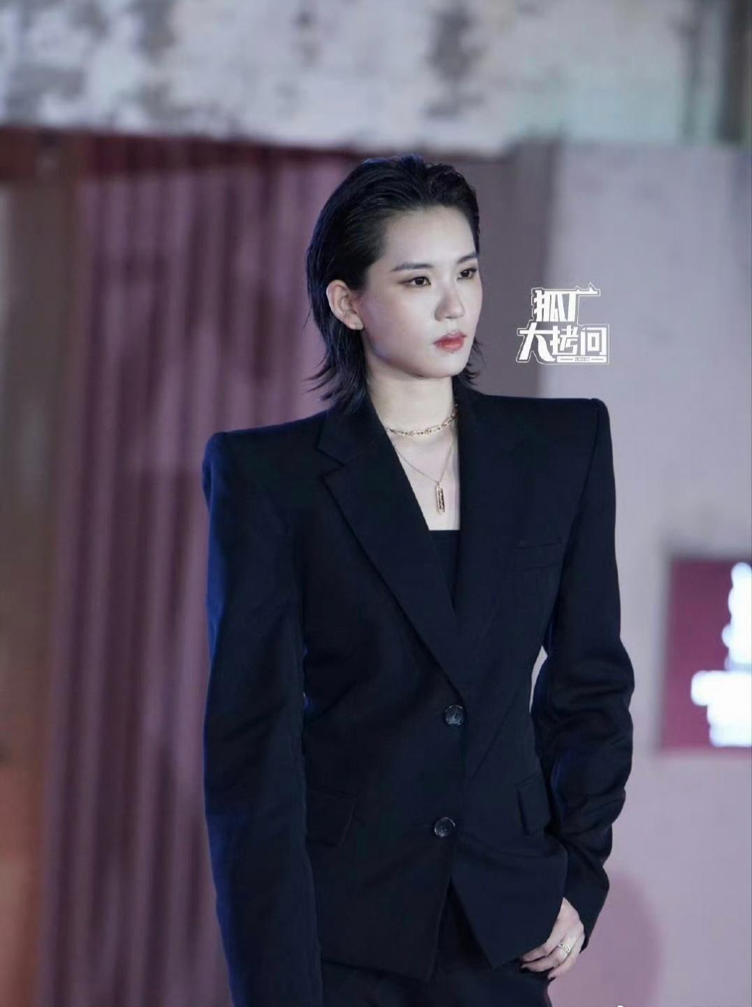 和闫桉两家发生了什么，一直交流[what] ​​​