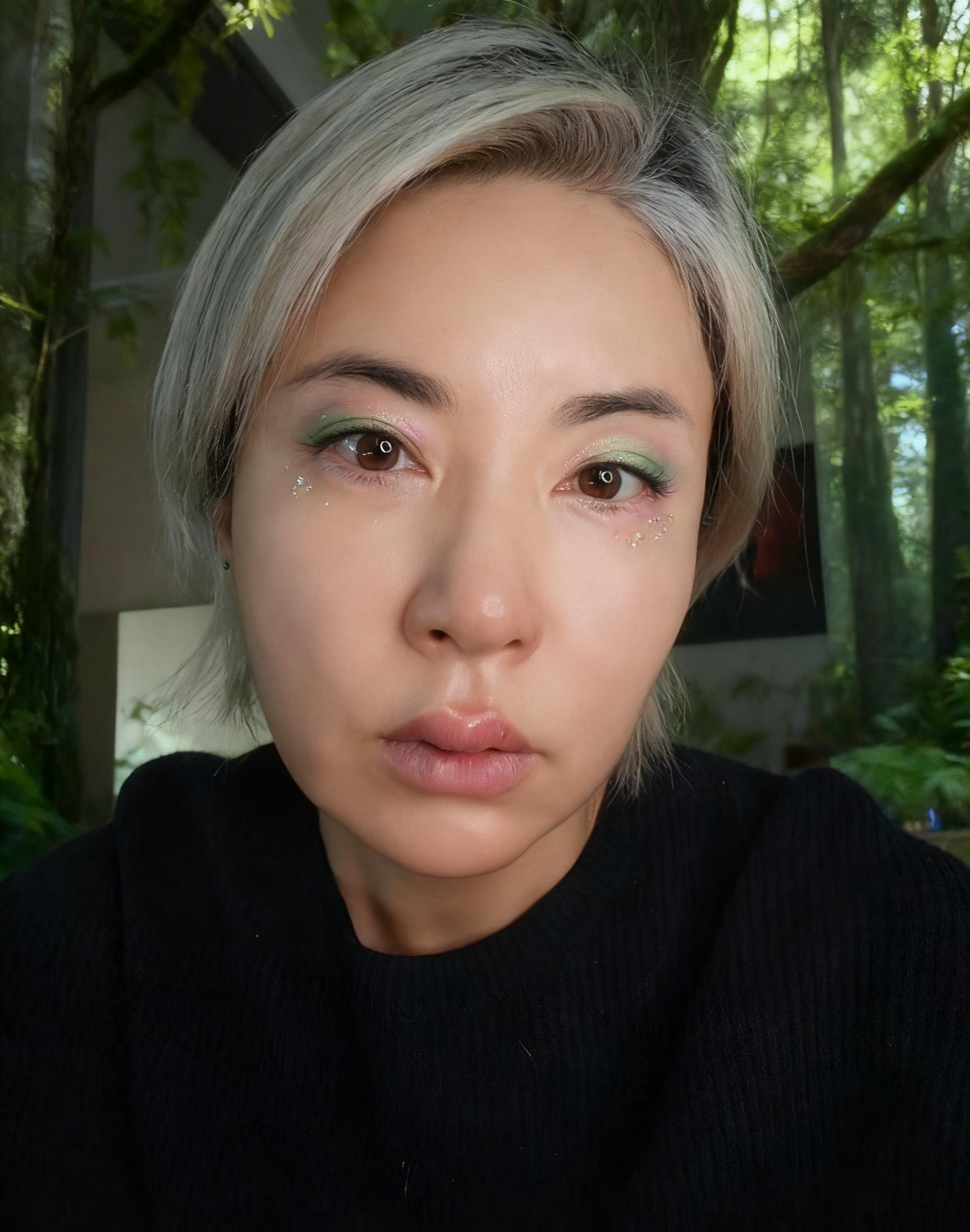 五旬老太摔伤，给她AI定制了三种妆容森系仙女妆、复古港风妆、精致欧美妆 哪个最漂