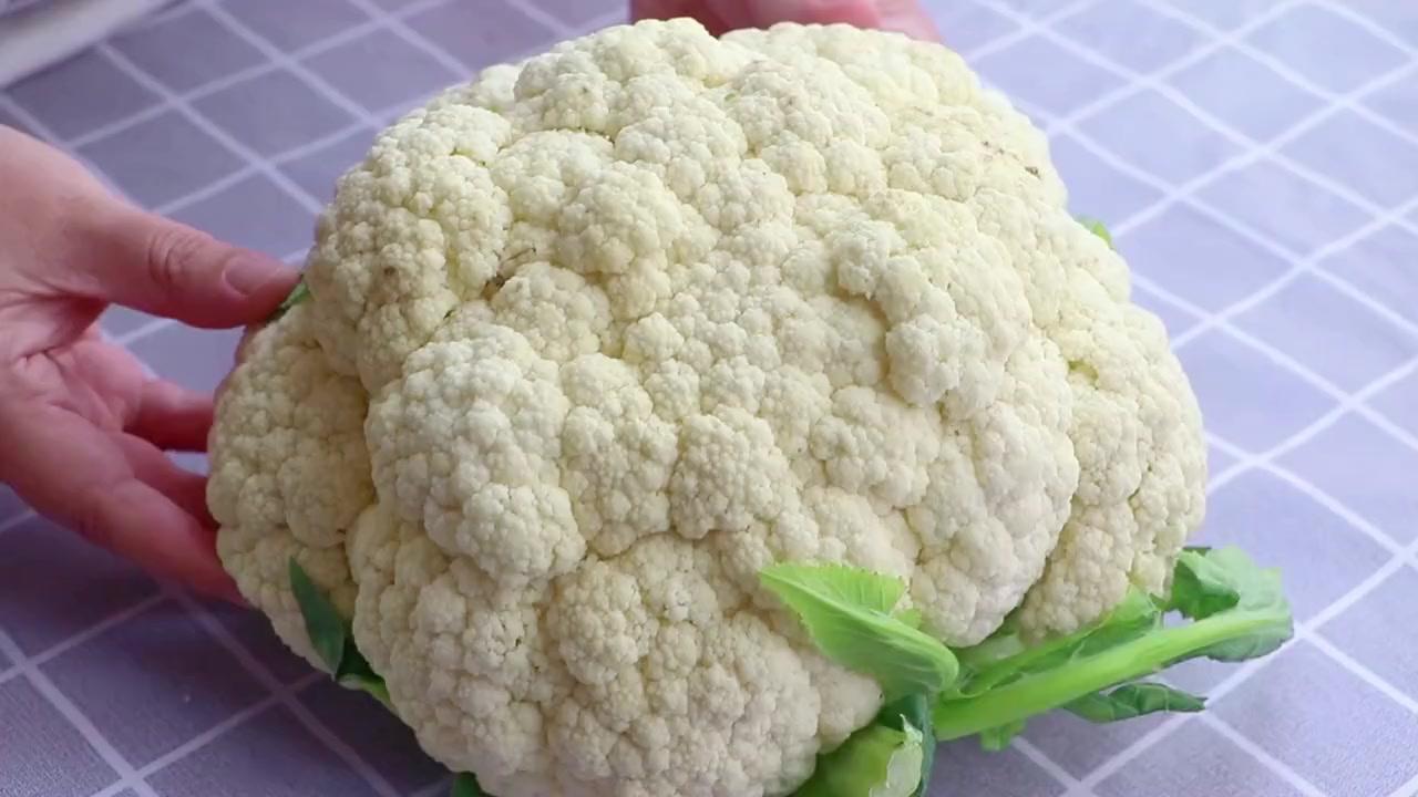 🍳原来饭店的炒花菜脆嫩入味有秘诀！这样处理后，口感比焯水的更Q弹，还不发黄出水