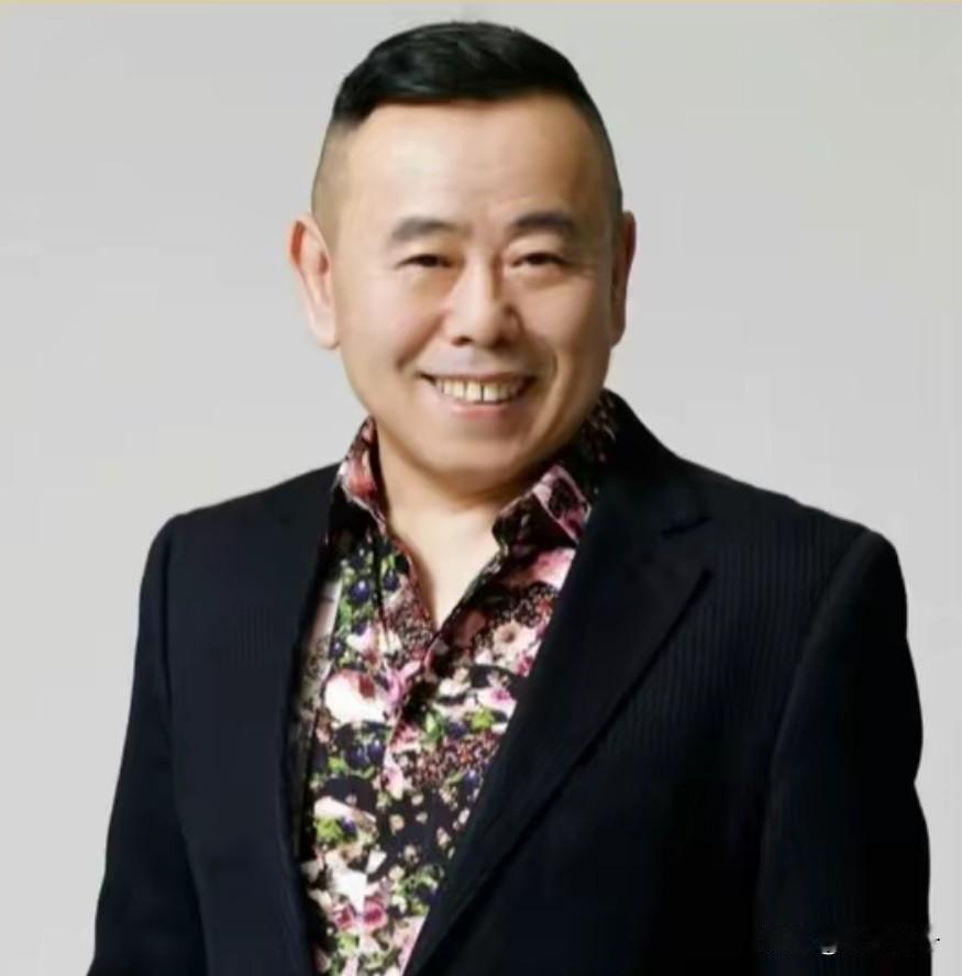 4个老婆、正师级待遇、全家移民， 潘长江身上的标签个个离谱！
 
潘长江这老头儿