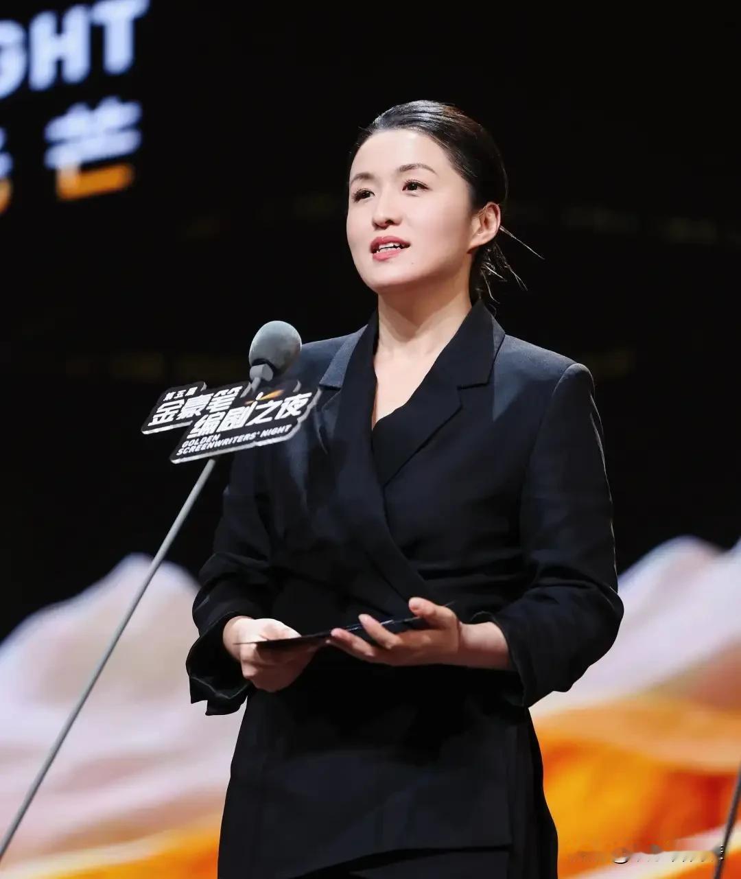 好家伙，秦雯“袭警捞人”的瓜，警方通报来了！真相让人哭笑不得。

之前录音里吹得