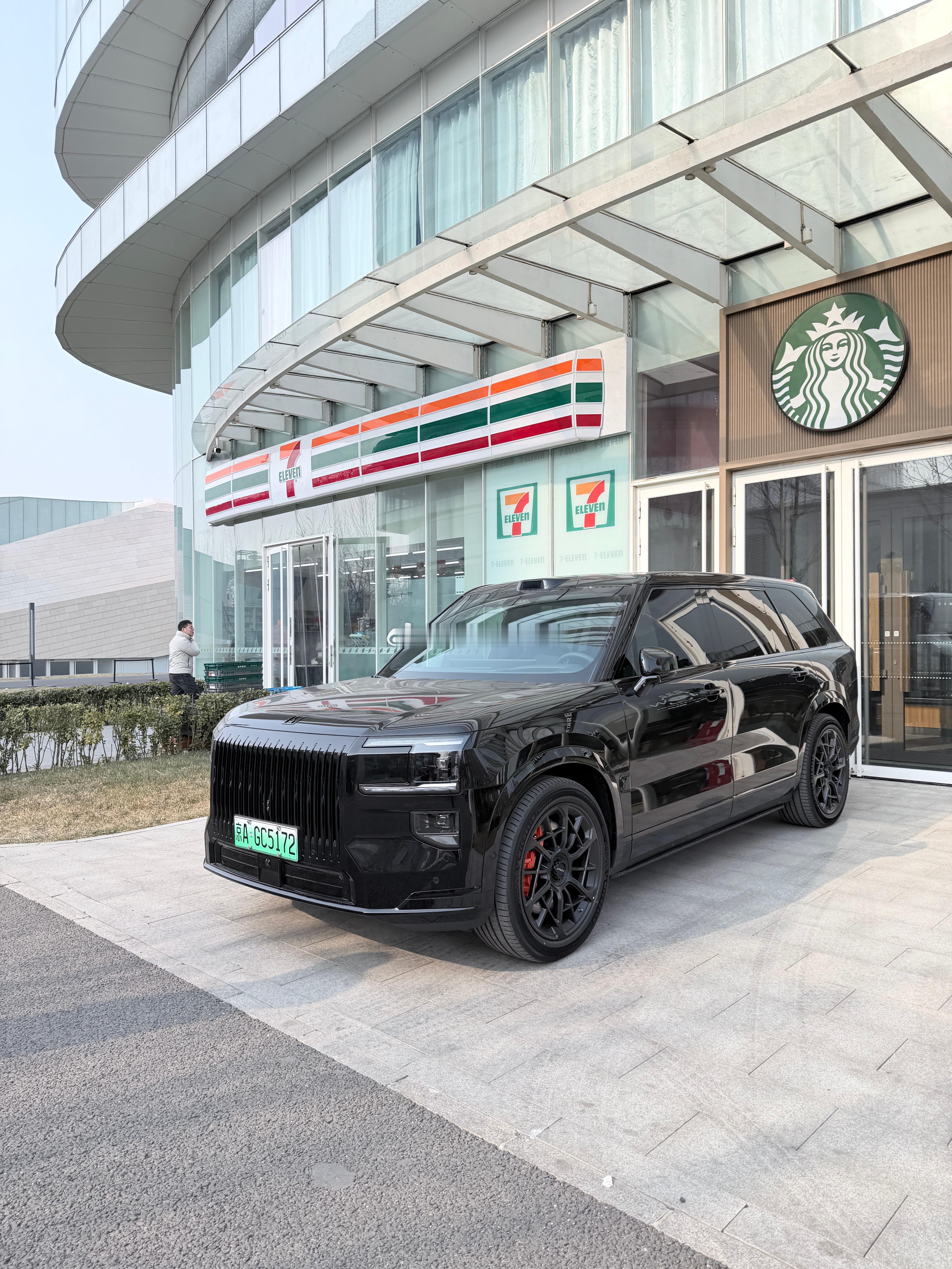 也难怪在北京的街头看到的实车越来越多了，原来极氪9X在26年的1月已经累计交付量