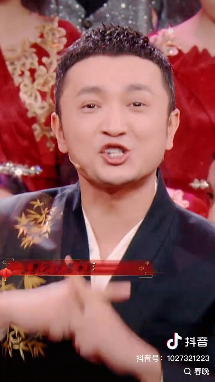 过年啦！贺新年，过新年！大年初一头一天，吉祥如意中国年。过新年，贺新年！喜剧之夜