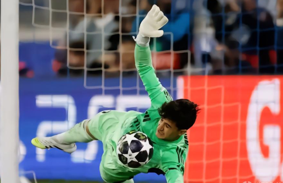 马卡：两场点球大战扑五球，纳瓦罗成皇马欧青联夺冠头号功臣据报道，皇马青训门将哈维