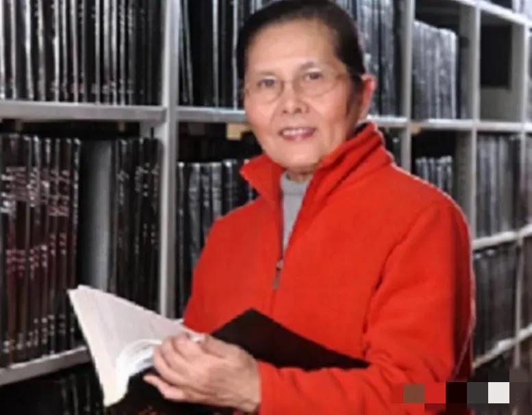 我国顶尖半导体教授李爱珍，申请中科院院士被淘汰，不料2007年，她竟然摇身一变成