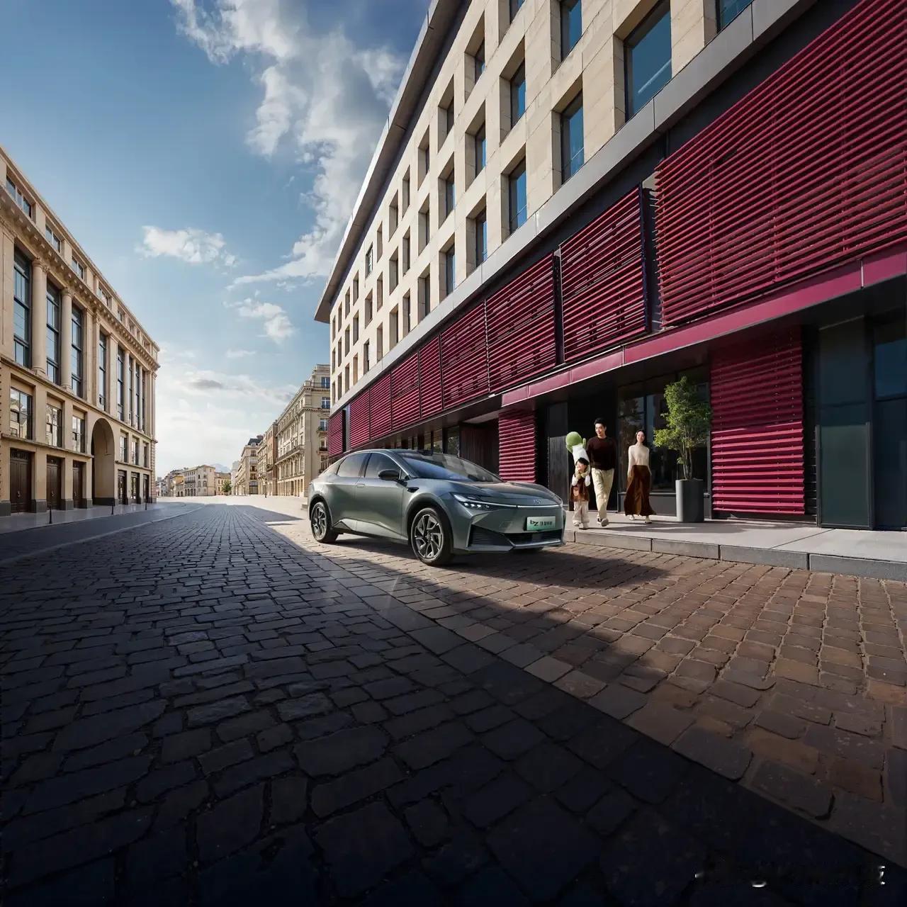 想象一下：周末带家人出游，孩子和行李把后排塞得满满当当，但你老婆还能舒坦地翘个腿