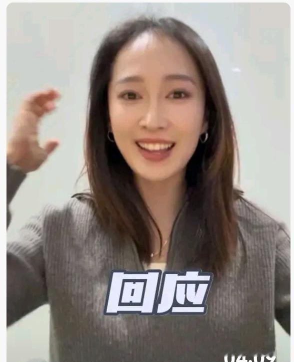 直播戛然而止。
董宇辉合上书本，走出新东方大门。
全网炸了。
三个月后，数据自己