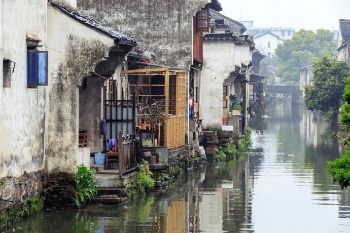 浙江•绍兴，江南小调、白墙竹影、小桥流水、老街台门，光是这几个元素，就足够诗意温