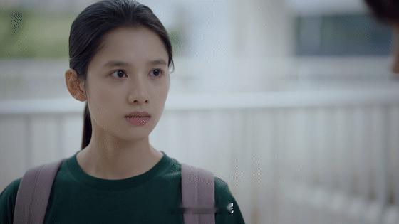 焕羽4集信息量好大 《焕羽》前4集剧情跟开了倍速似的，乔贝羽去世后，乔青羽一家被