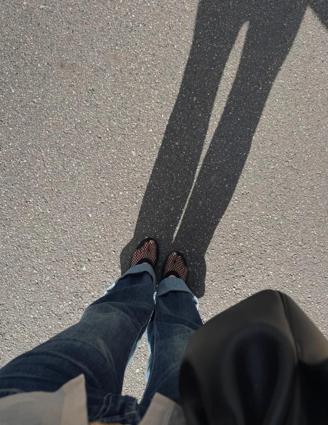 特别的鞋子哈哈哈哈哈
这鞋跟风买的