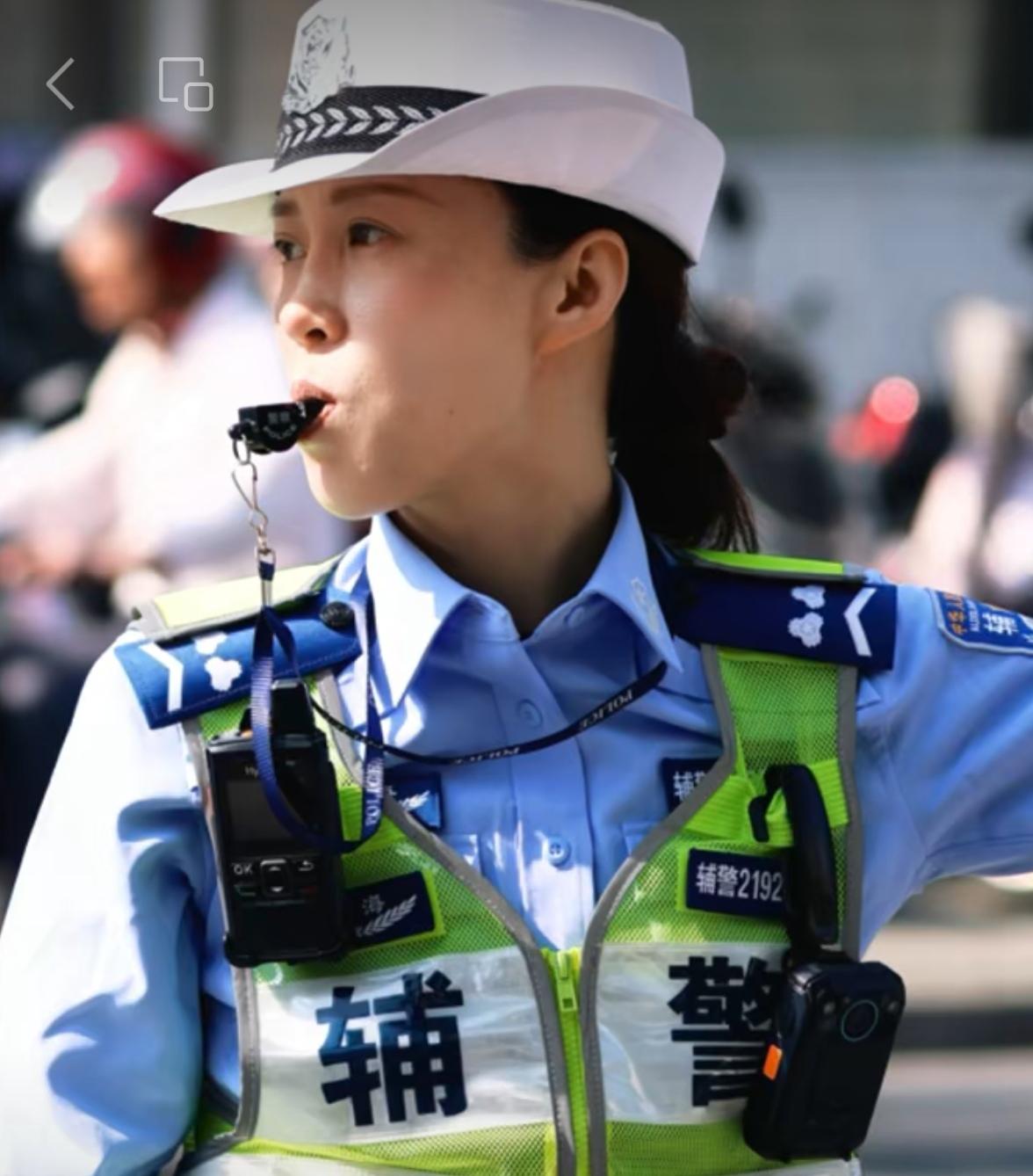 辅警层级制度落地后基层反响积极！

多地辅警表示，过去因身份尴尬、缺乏晋升通道而