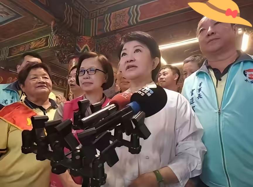 就在刚刚，
台中市长卢秀燕发表声明，

5月1日，针对国民党主席郑丽文计划访美行