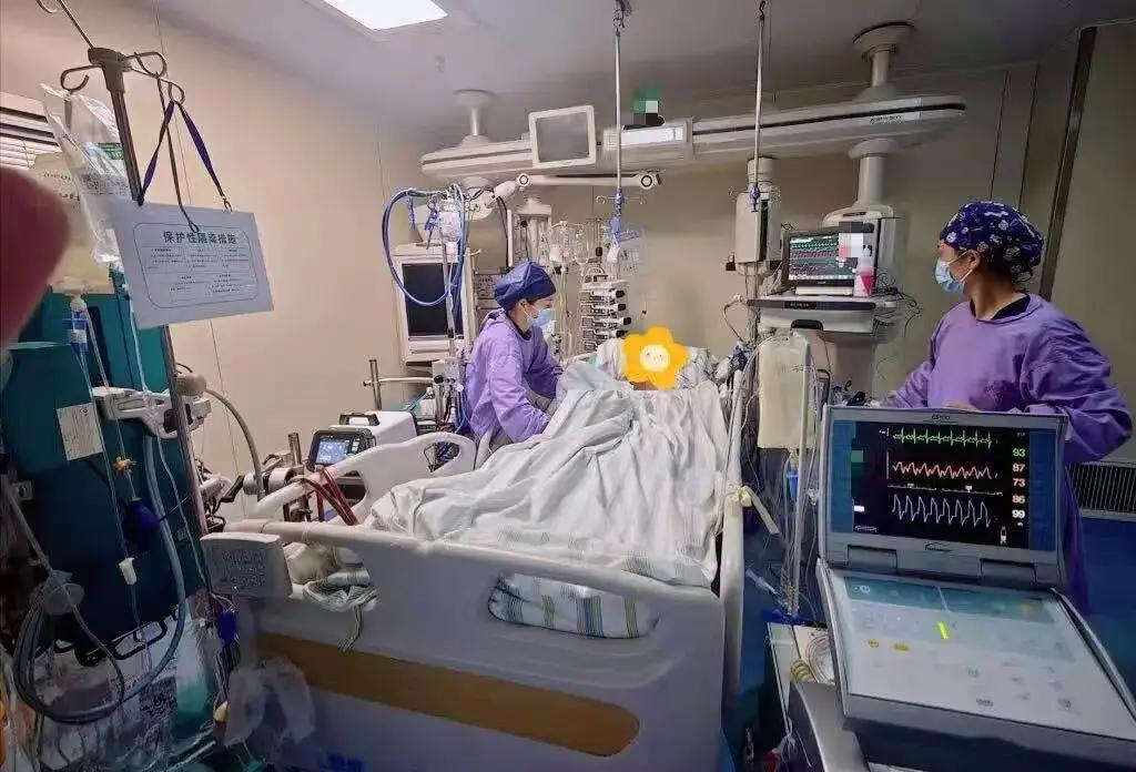 再也不去减肥了！看了武汉思思昏倒在地铁的报道，30岁的老婆惊出了一身冷汗。
在该