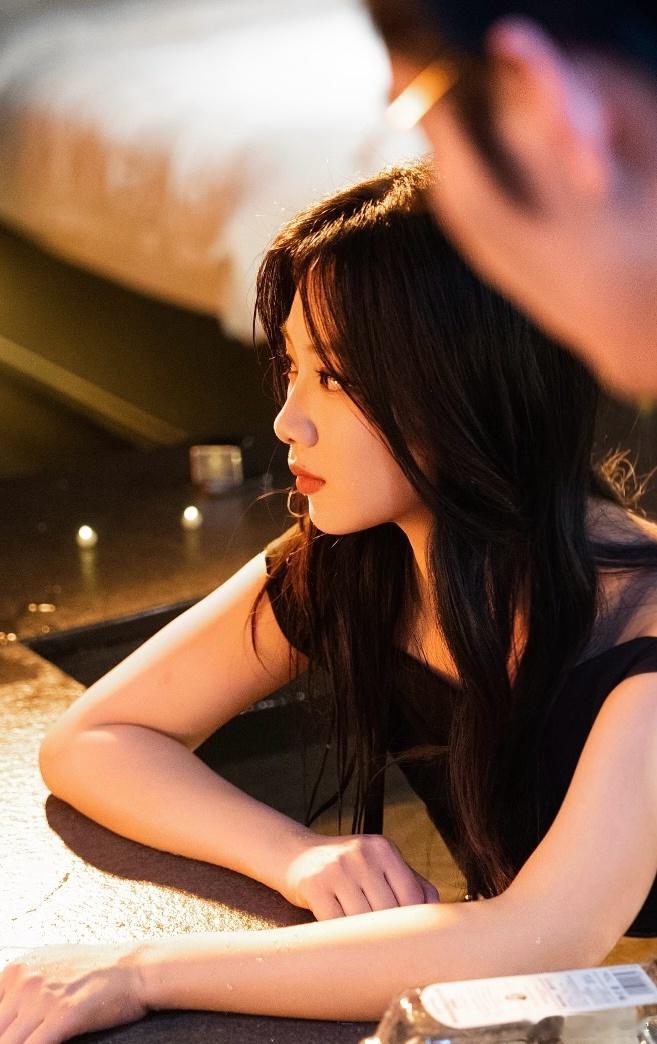 温茉言苍月无烬 看《苍月无烬》的时候，一直盯着温茉言看。她把大女主的那种坚韧和柔