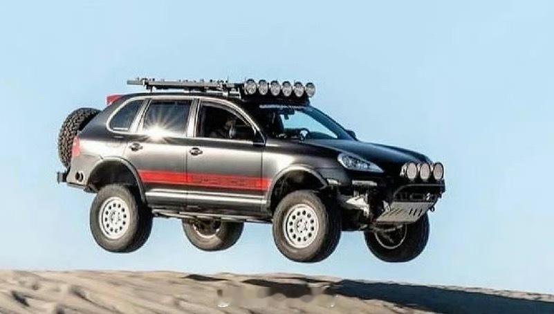 为什么不建议你越野飞坡  还是源自于对于前方路面未知性所提的建议，一条路不是每天