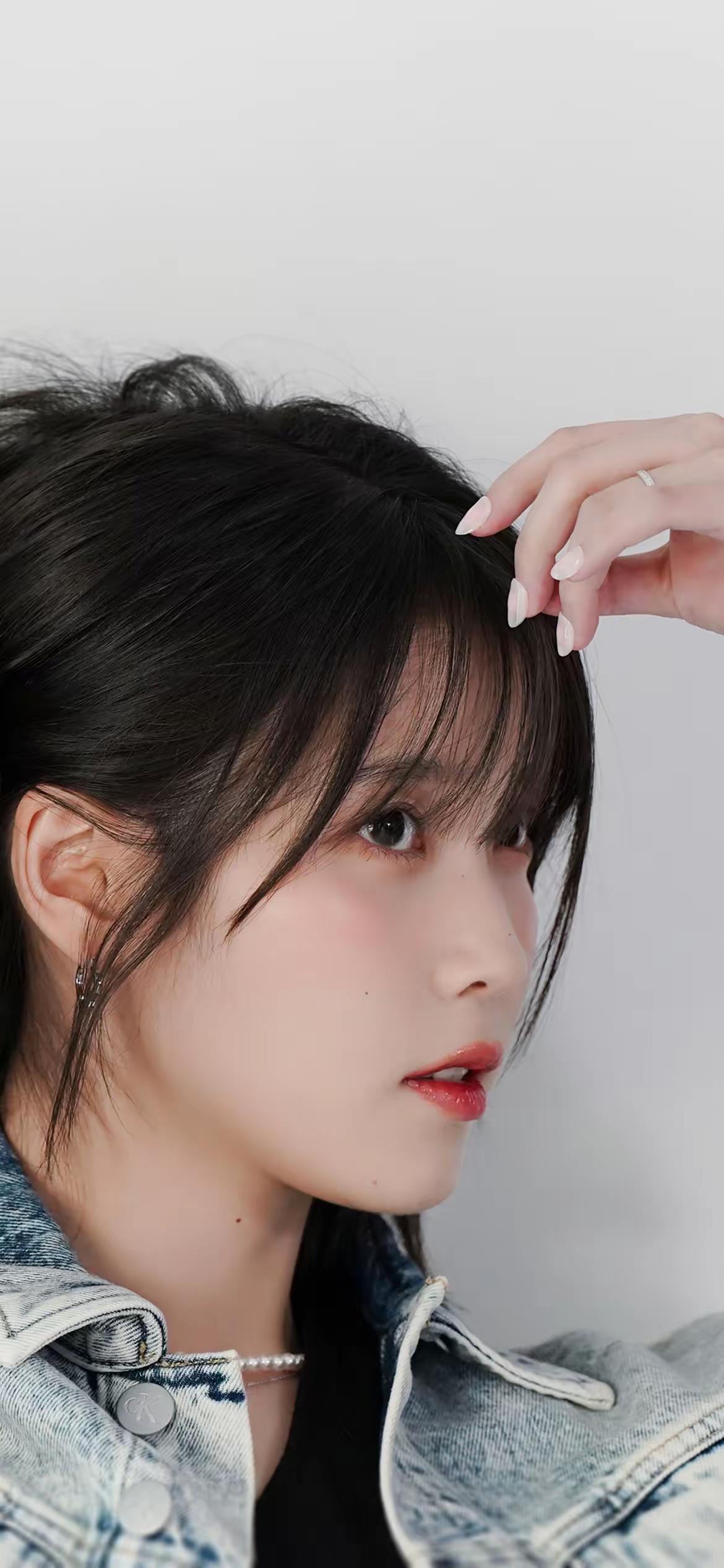 在你眼里，什么样的女人最漂亮IU李知恩这样的，看着非常舒服，感觉很好，多才多艺的