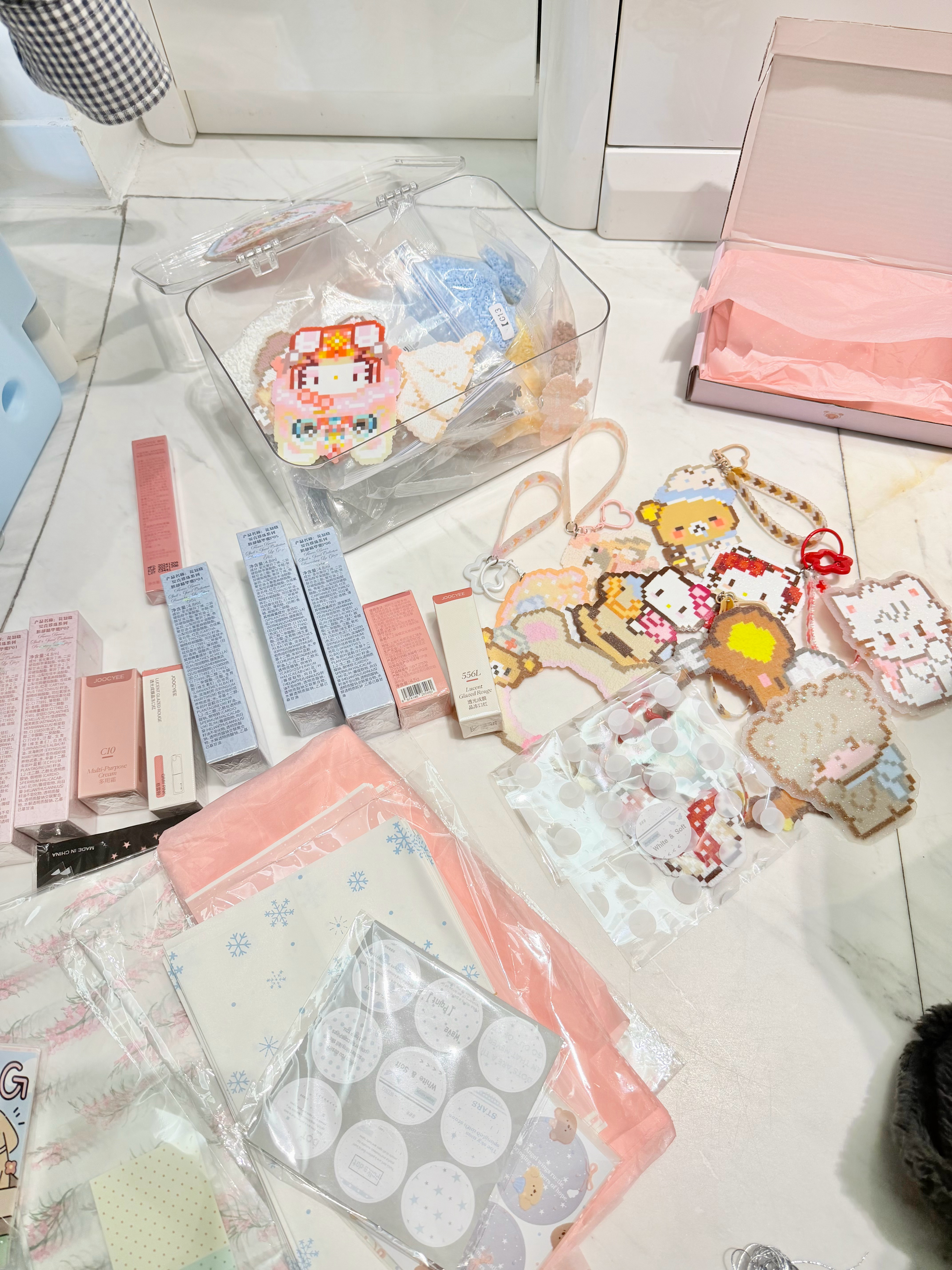 俺在发货！还有两个小宝没填地址 等年后发哦