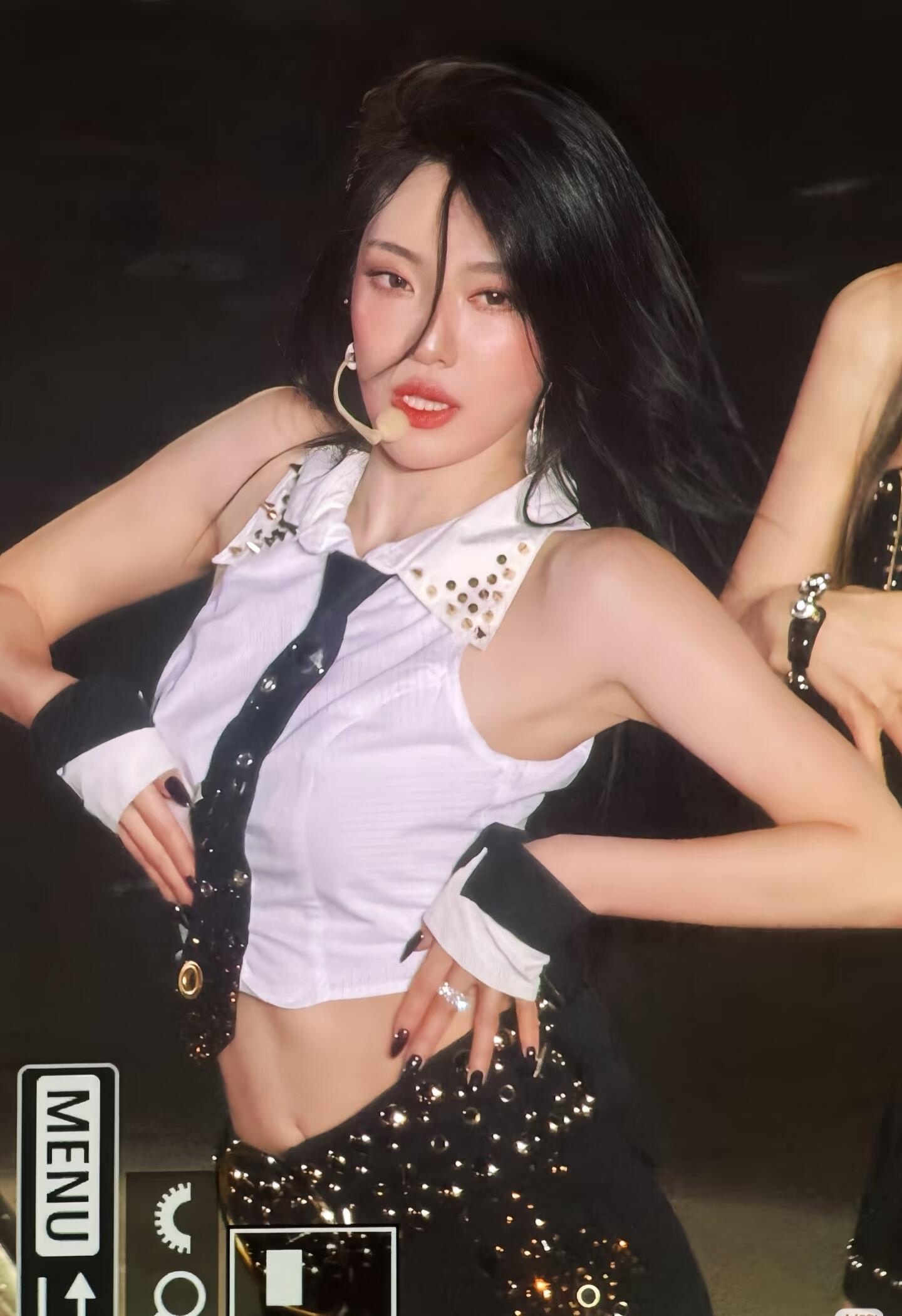 日本人正为因被调麦而暴走的宁艺卓疯狂中 