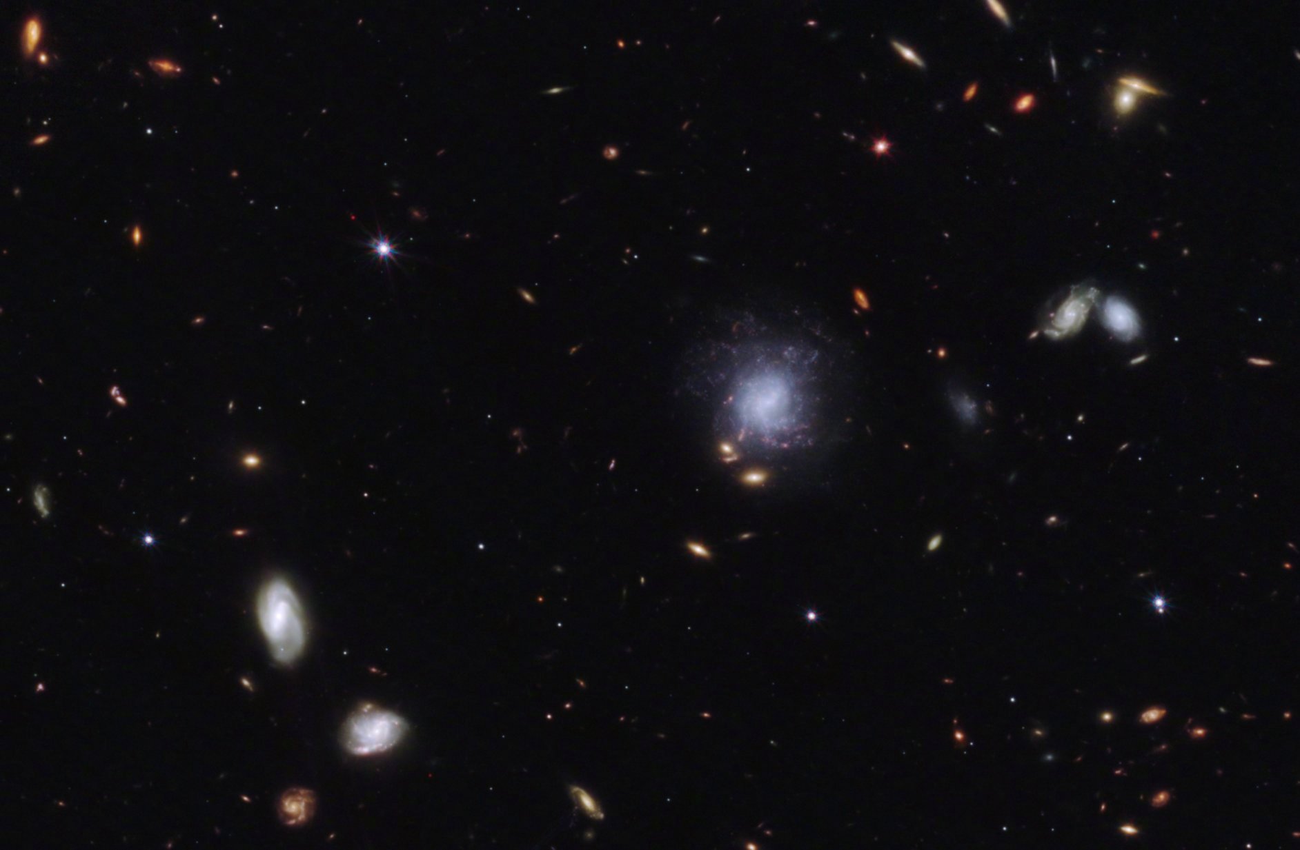 韦布空间望远镜最近在两颗中子星合并后的爆炸中发现了碲，这是地球上比铂更稀有的元素