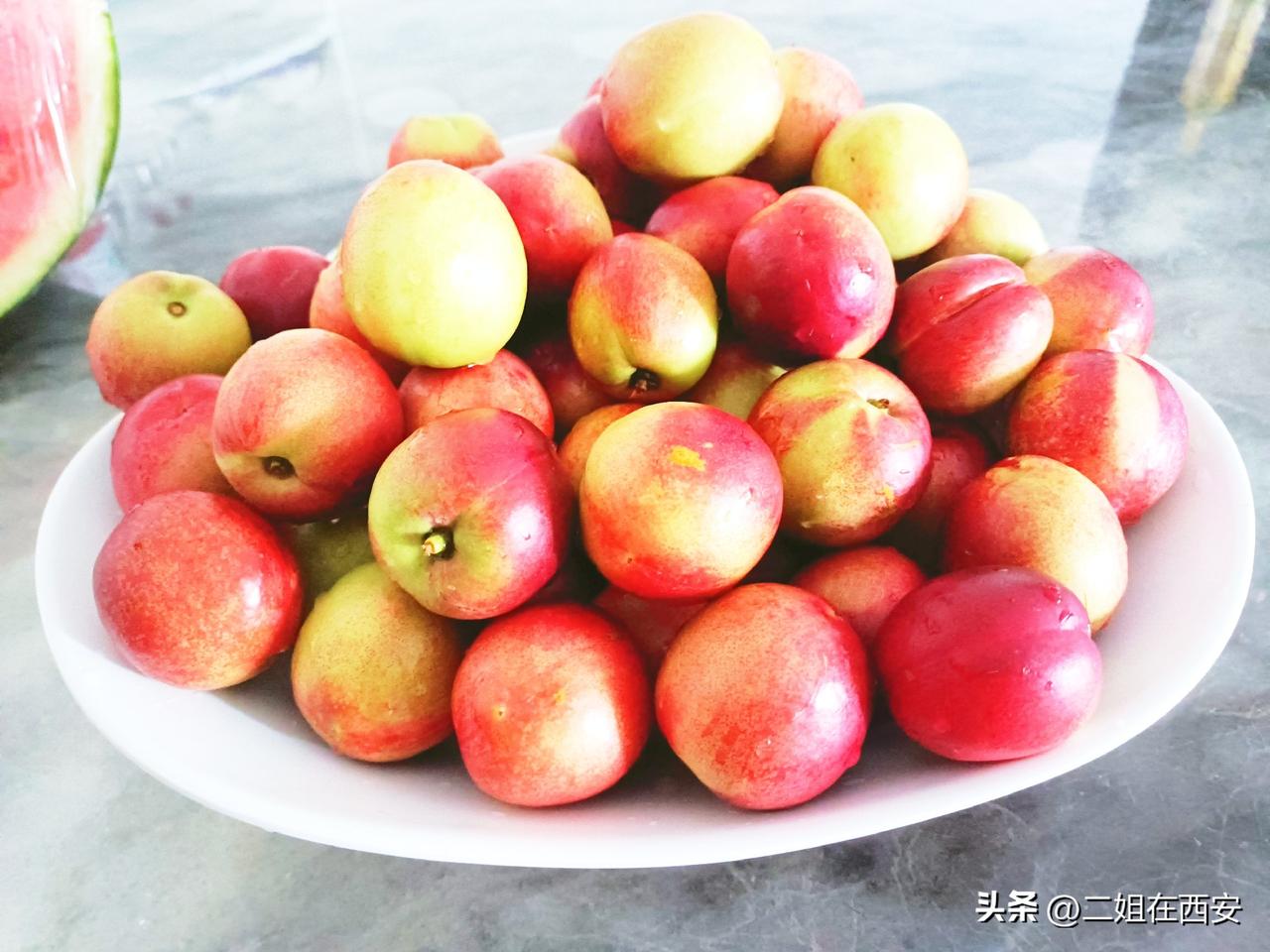 狗捡生人咬，人选熟人吠。人在江湖，谁还没被小人追诛过？小人无休无止贬损和孤立你，