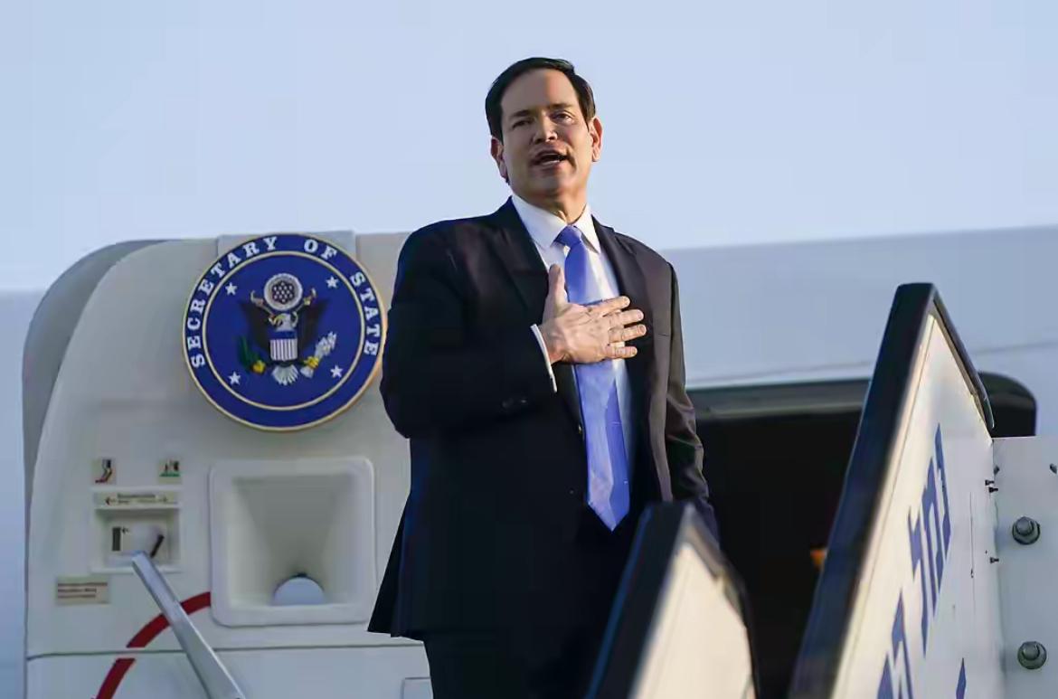 美伊谈判突传进展？
刚打就谈，美国的小心思藏不住了！

刚打完就急着谈，美国务卿