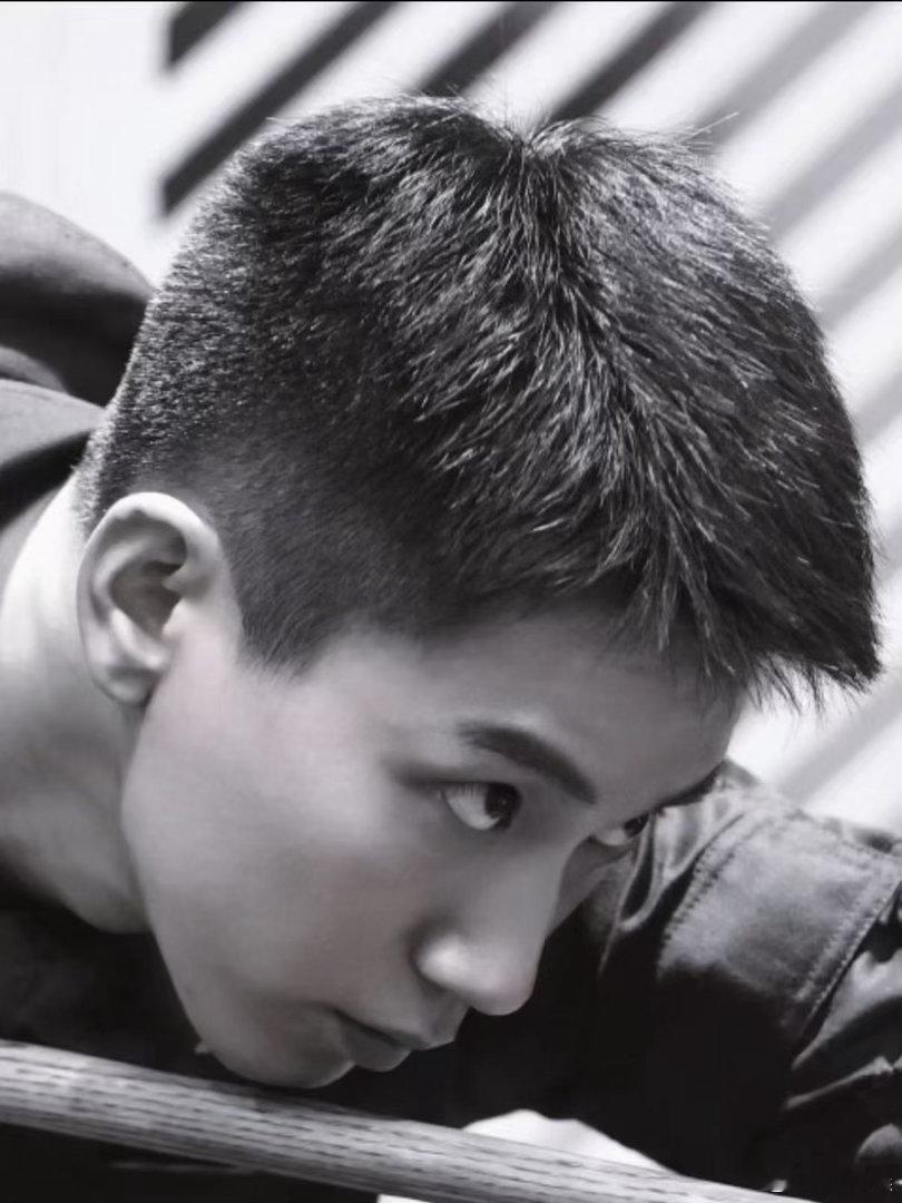 曝王子奇恋情 官方已辟谣！欢迎关注这个打斯诺克打得很好的王子奇！ 