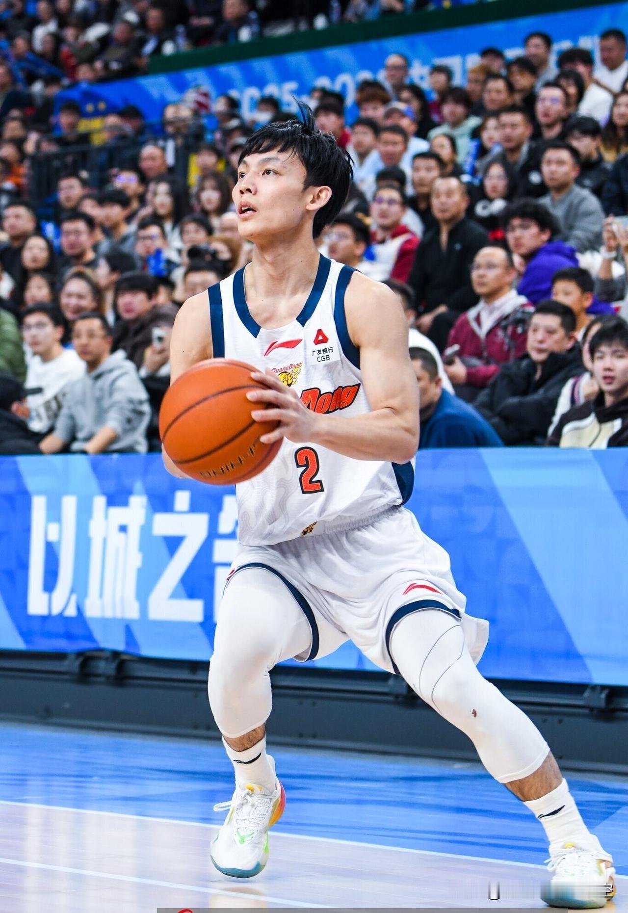 广东男篮95：96同曦男篮，我想说的是：
1、杜润旺首次面对旧主，竟然没有被贴身