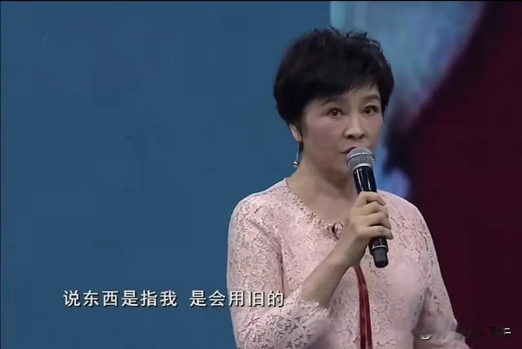 演员梁丹妮说：“当年我和小8岁的冯远征恋爱，双方父母都强烈反对，但我就特别理直气