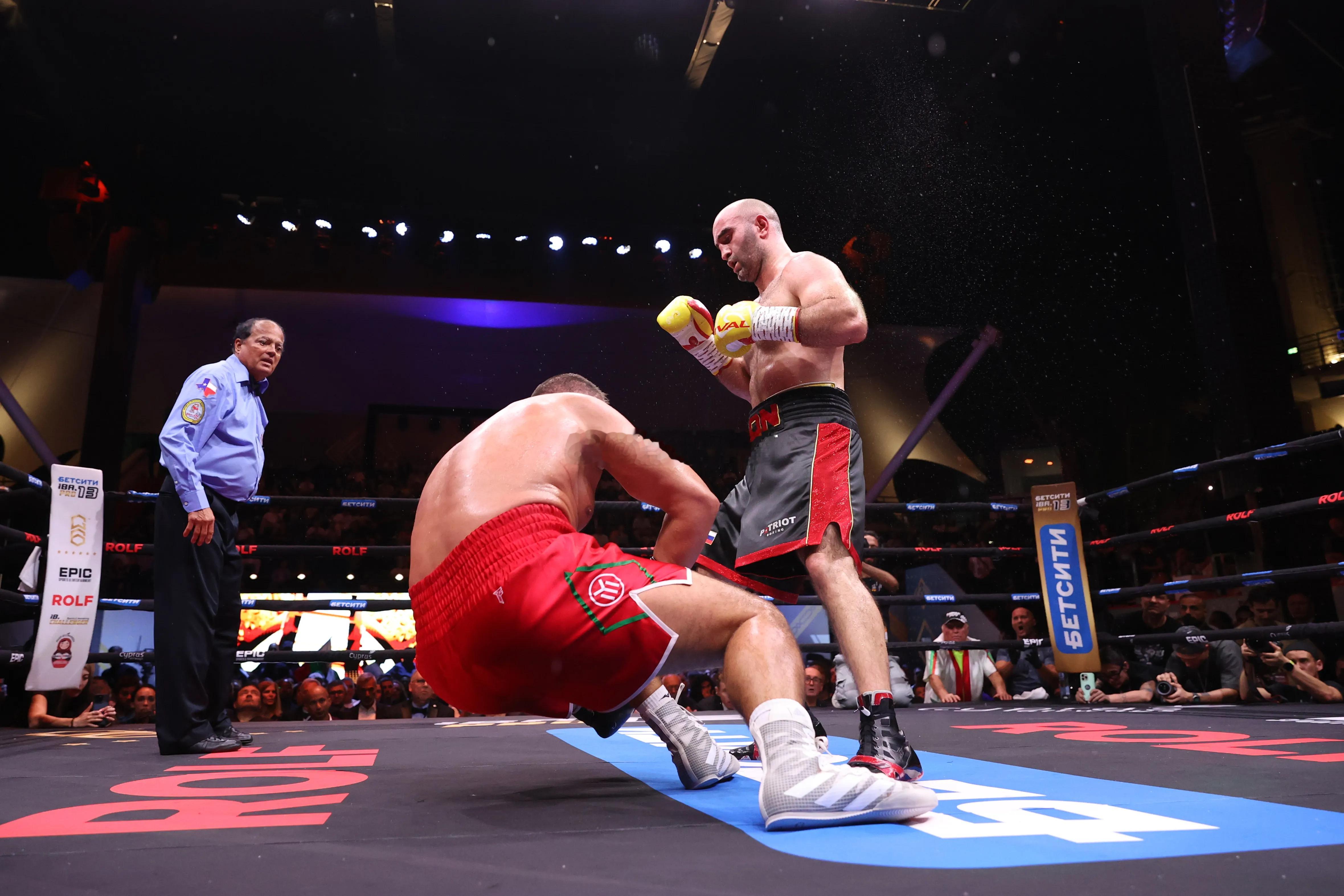 拳坛速递 有传闻说，德里克-切索拉Derek Chisora现在又将目标盯上了刚