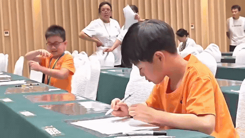 网友：我默默地掏出计算机，刚按了归零…小朋友已经算好了。[泪奔]