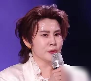 王濛骂“磨叽”，谢娜接话“好酷”。你以为这是真性情撞虚伪，我告诉你，这叫基因碾压