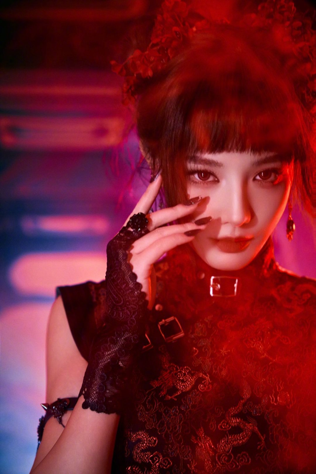 彭小苒cos春丽彭小苒cos春丽新中式旗袍+双丸子头，又甜又飒元气拉满，又萌又有