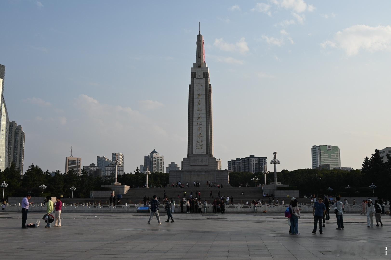 这几天真的特种兵旅行了，昨天晚上抵达南昌，晚上还跑了15公里。第二天早上惊觉髋关