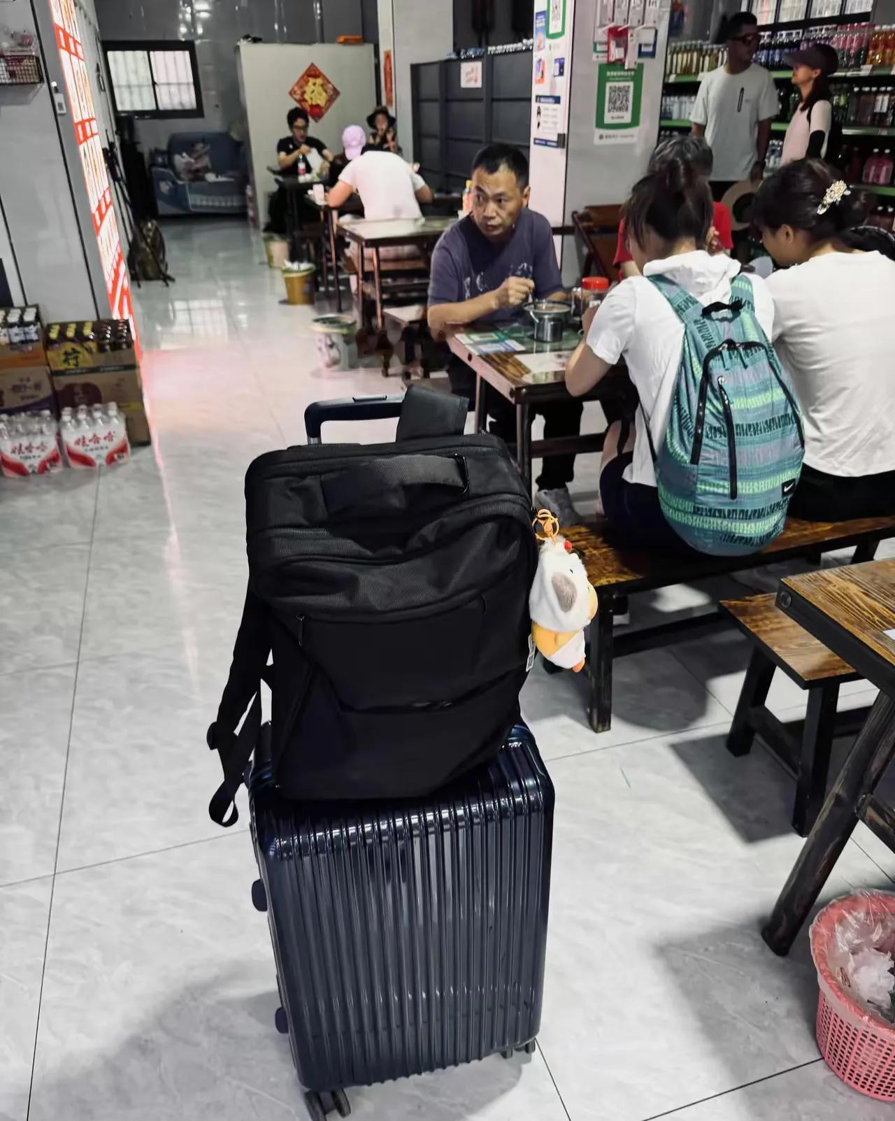 中国大陆刚刚颁布了一个关于出入境管理的行政条例，9月15日实施。

这新规一出来