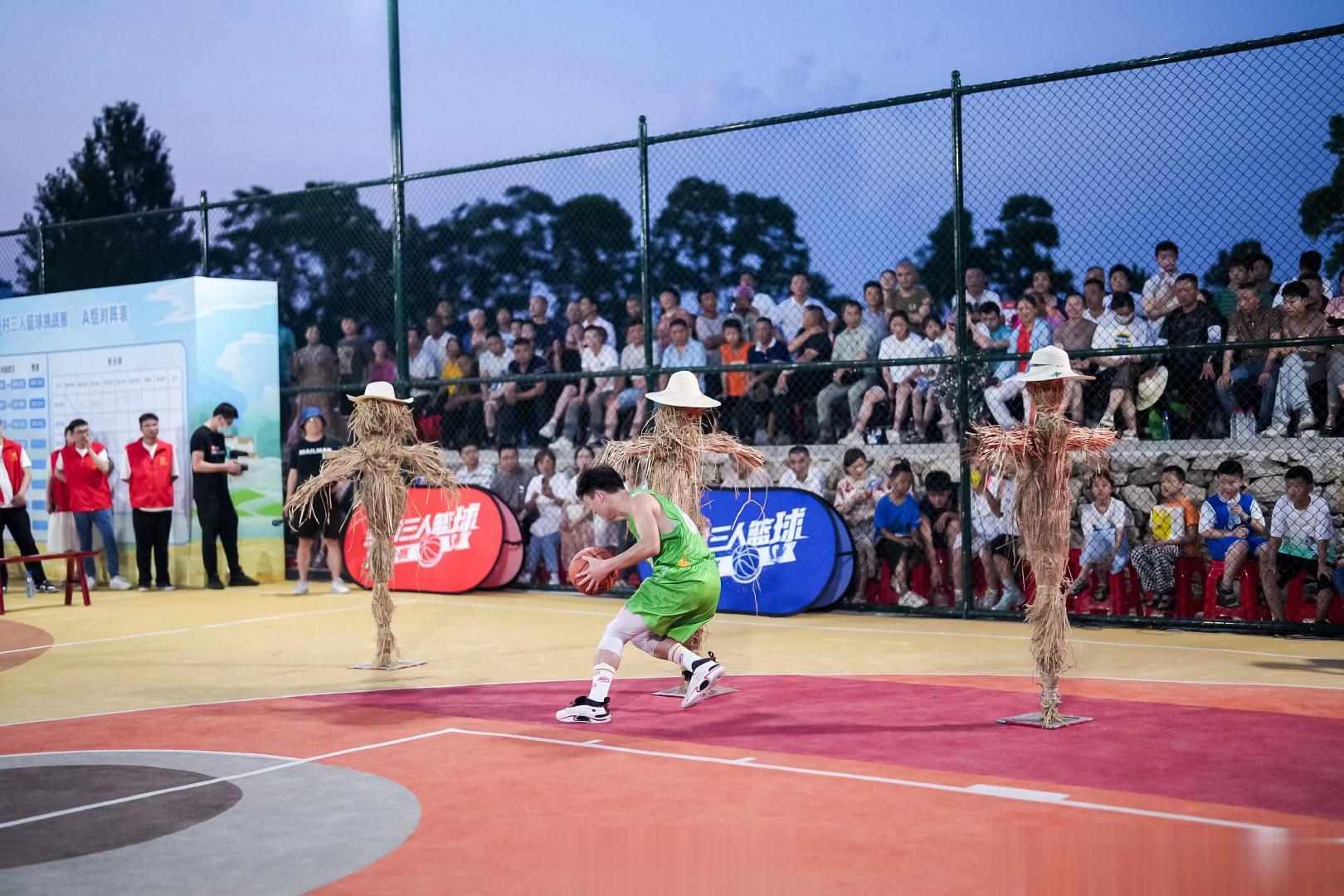 #乡村篮图##这个乡村球场太好吃了#2023年乡村三人篮球挑战赛，湖北红安竟然还