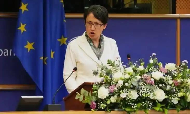 近期，台湾地区政治人物萧美琴等人赴意大利文托泰内岛，出席由非官方机构举办的“民主