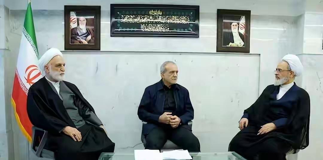 哈梅内伊死后伊朗群龙无首，拉里贾尼崭露头角，悄悄掌控实际大权