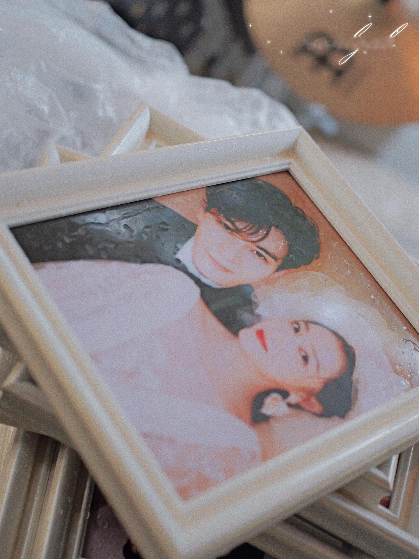 关晓彤红掌婚纱照🤵👰🏻 