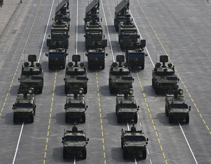 3000米绝杀无人机蜂群！中国“飓风-3000”硬杀伤神器登场，成本近乎零
 