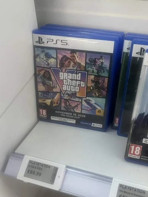 《GTA6》官方展示盒已送到英国零售商，Currys门店目前将样品陈列上架。（v