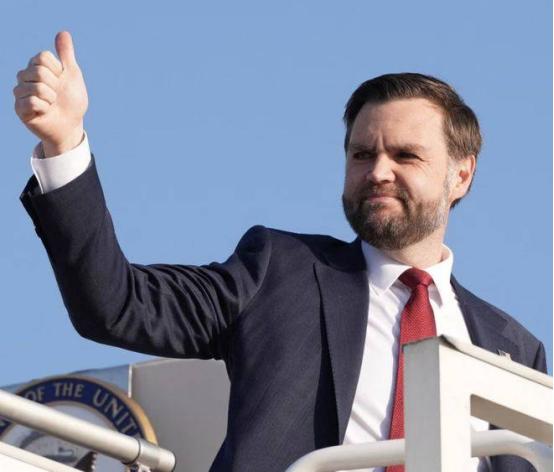 谈崩了！万斯并非无功而返！特朗普失去一张关键性“王炸”。
 
4月12日，巴基斯