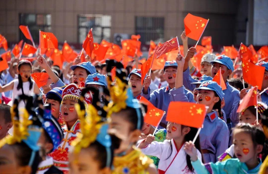 哪一个瞬间，你突然意识到祖国这两个字并不是概念，而是一种真实的「存在」？

意识