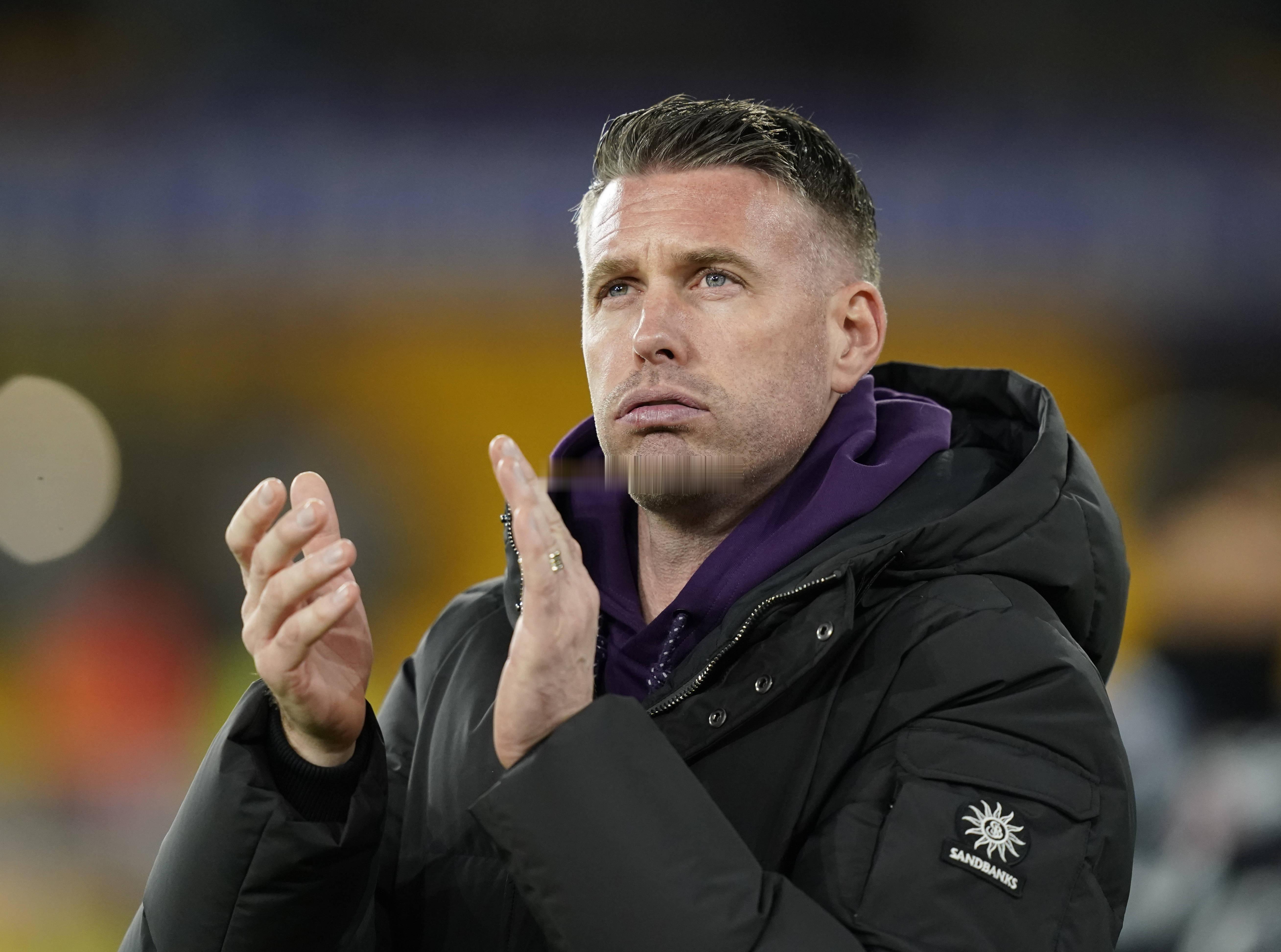 狼队主帅：想买人可能得先筹钱，老将小将无所谓 他们必须优秀 1月3日讯 英超第2